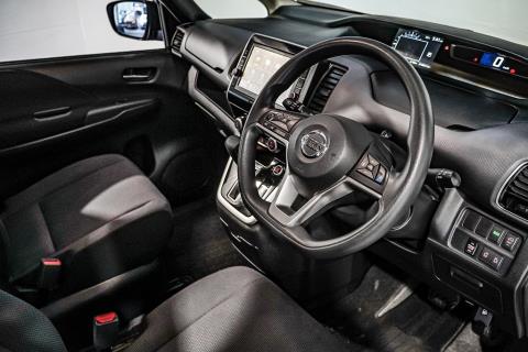 2018 Nissan Serena Hybrid 8 Seater - Thumbnail