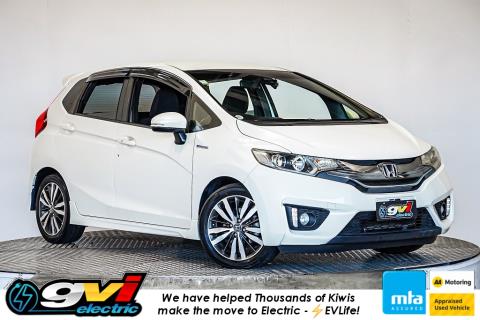 2014 Honda Fit S Hybrid / Jazz RS
