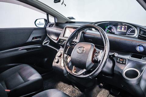 2015 Toyota Sienta G Hybrid - Thumbnail