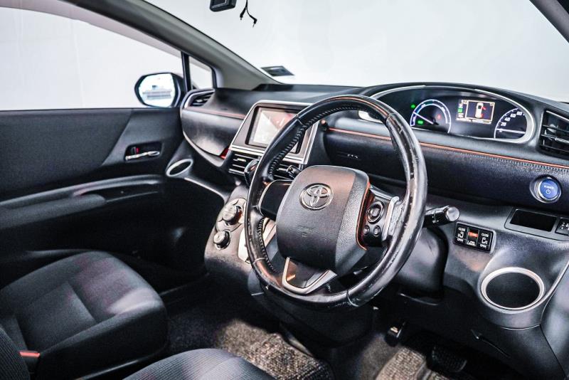 2015 Toyota Sienta G Hybrid
