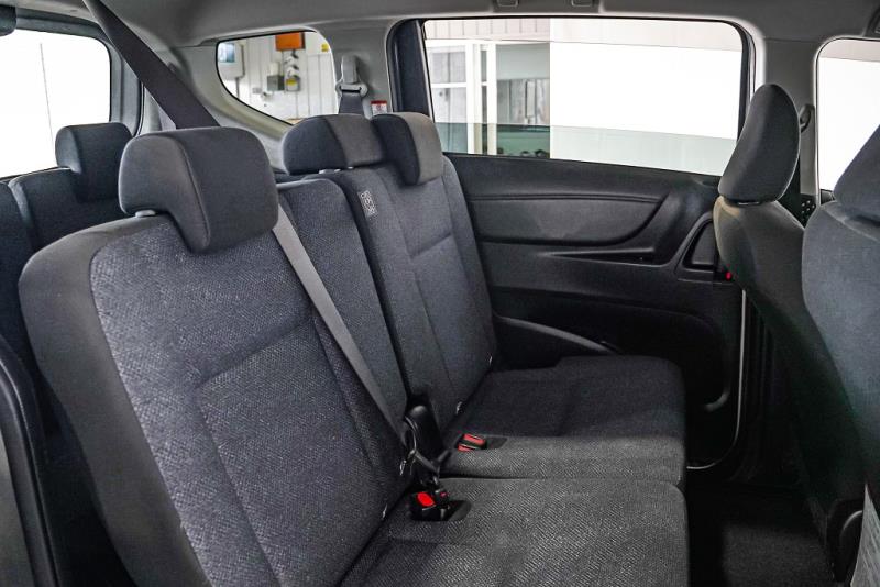 2015 Toyota Sienta G Hybrid