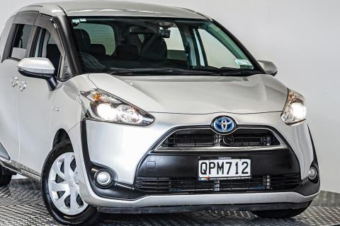 2015 Toyota Sienta G Hybrid - Thumbnail