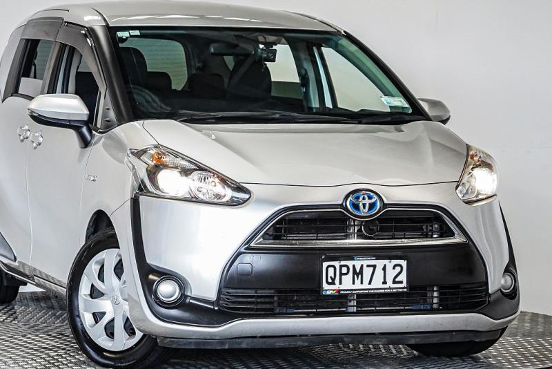 2015 Toyota Sienta G Hybrid