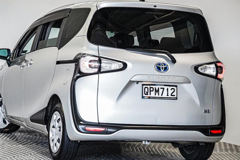 2015 Toyota Sienta G Hybrid