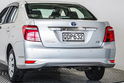 2018 Toyota Corolla Axio Hybrid - Thumbnail