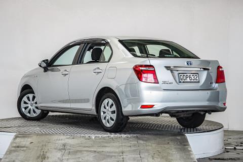 2018 Toyota Corolla Axio Hybrid - Thumbnail
