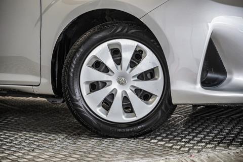 2018 Toyota Corolla Axio Hybrid - Thumbnail