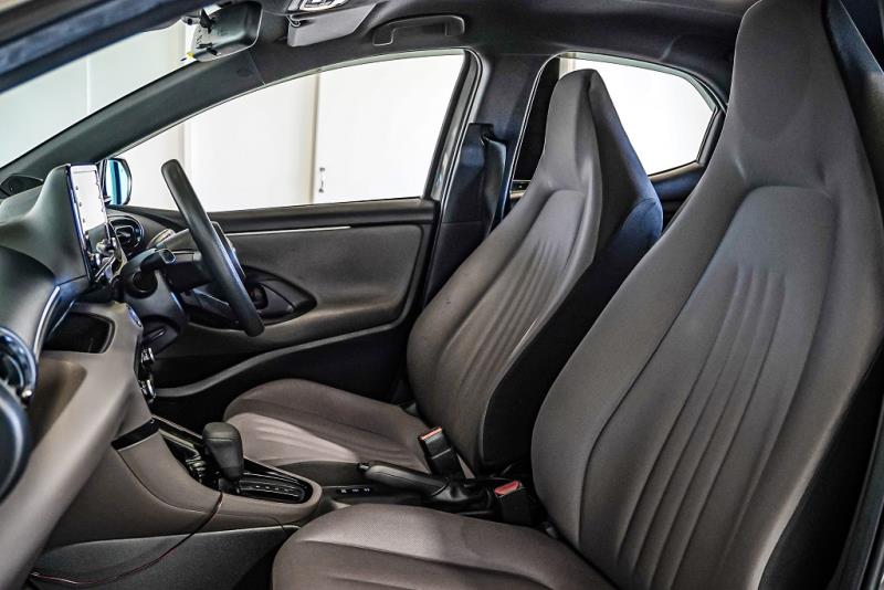 2020 Toyota Yaris Hybrid / Vitz