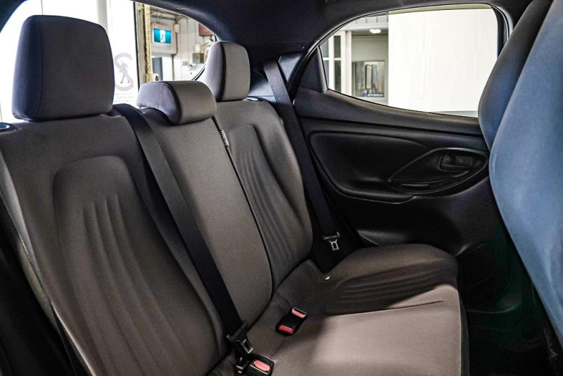 2020 Toyota Yaris Hybrid / Vitz