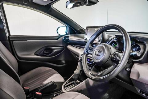 2020 Toyota Yaris Hybrid / Vitz - Thumbnail