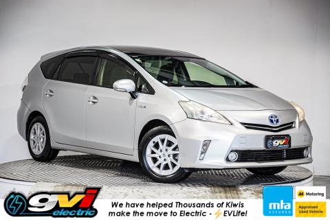 2012 Toyota Prius Alpha S - Thumbnail