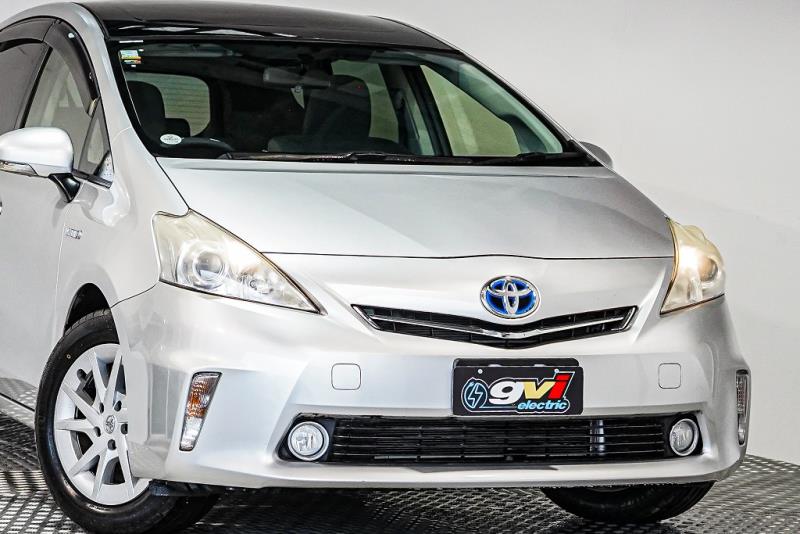 2012 Toyota Prius Alpha S