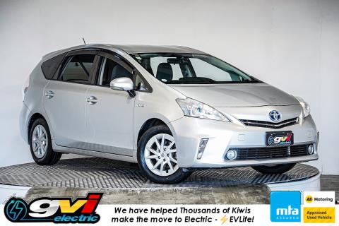 2013 Toyota Prius Alpha S