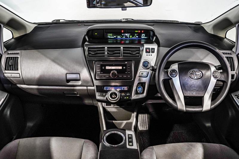 2013 Toyota Prius Alpha S