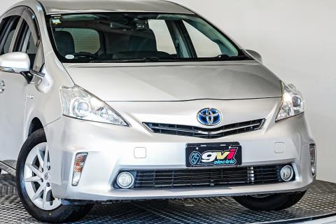2013 Toyota Prius Alpha S - Thumbnail