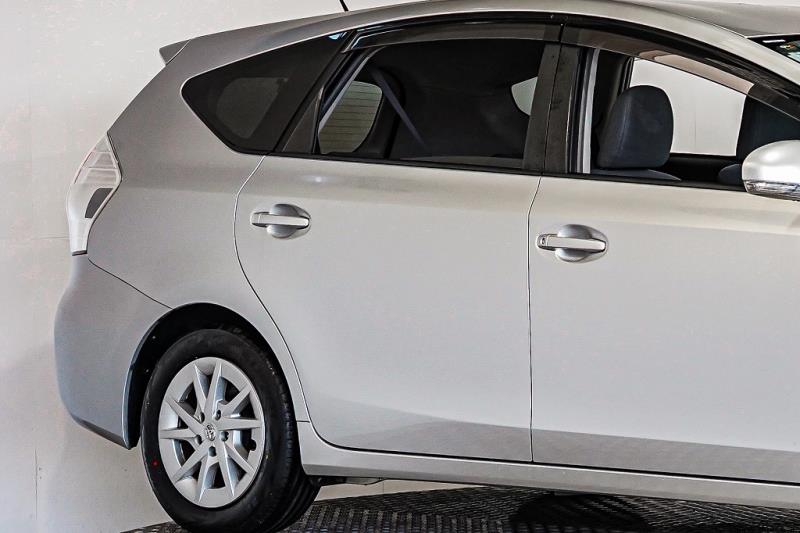 2013 Toyota Prius Alpha S
