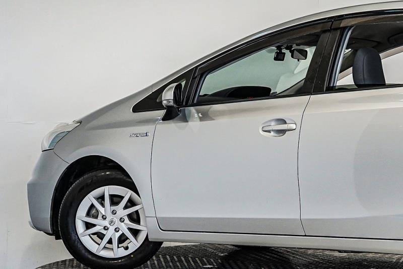 2013 Toyota Prius Alpha S