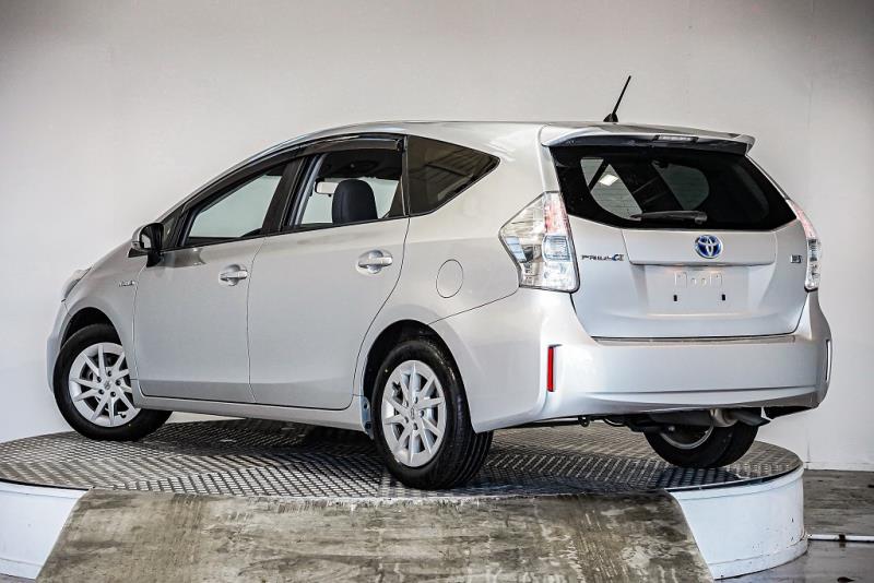 2013 Toyota Prius Alpha S