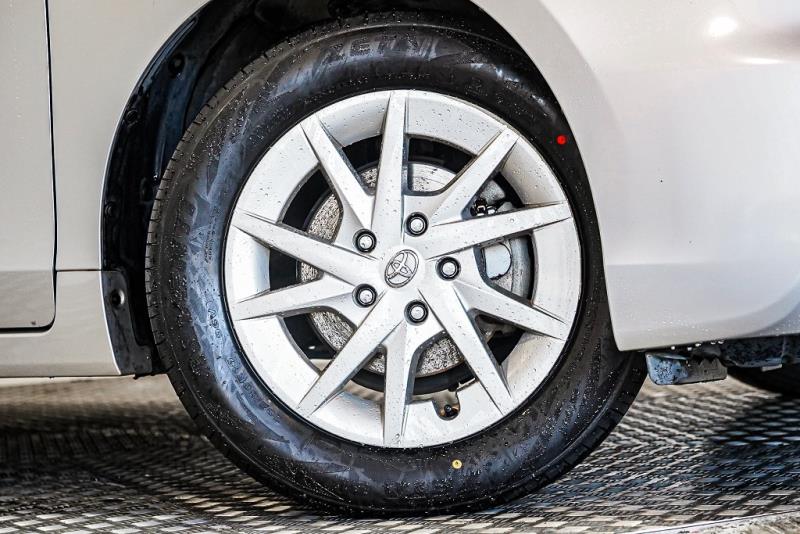 2013 Toyota Prius Alpha S