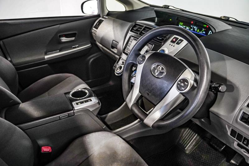 2013 Toyota Prius Alpha S