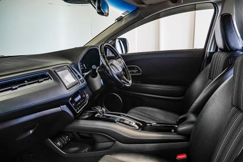 2017 Honda Vezel Z Hybrid / HR-V - Thumbnail