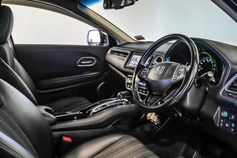 2017 Honda Vezel Z Hybrid / HR-V - Thumbnail
