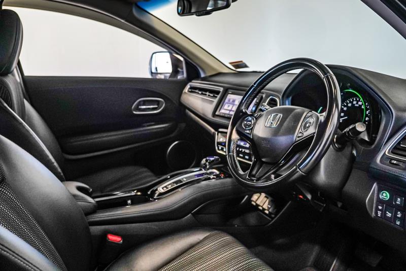 2017 Honda Vezel Z Hybrid / HR-V