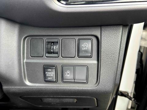 2019 Nissan Serena Hybrid - Thumbnail