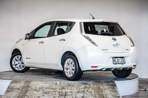 2017 Nissan Leaf 30X - Thumbnail