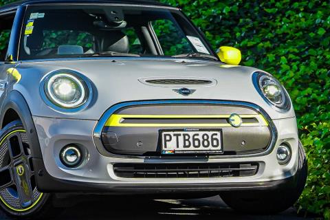 2020 Mini Cooper - Thumbnail