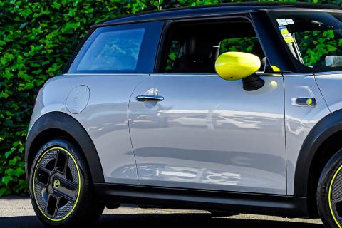 2020 Mini Cooper - Thumbnail