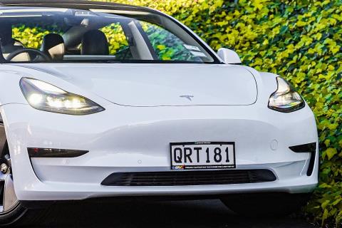 2021 Tesla Model 3 SR+ - Thumbnail