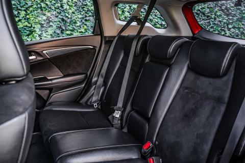 2017 Honda Fit Shuttle Hybrid - Thumbnail