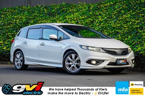 2016 Honda Jade Hybrid / Shuttle