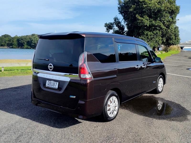 2016 Nissan Serena Hybrid 8 Seat