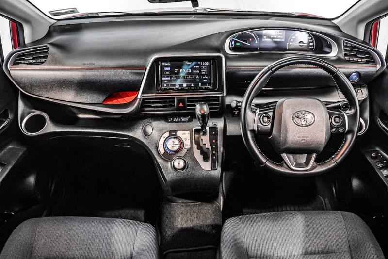 2015 Toyota Sienta Hybrid G