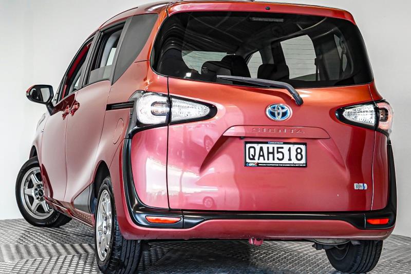 2015 Toyota Sienta Hybrid G