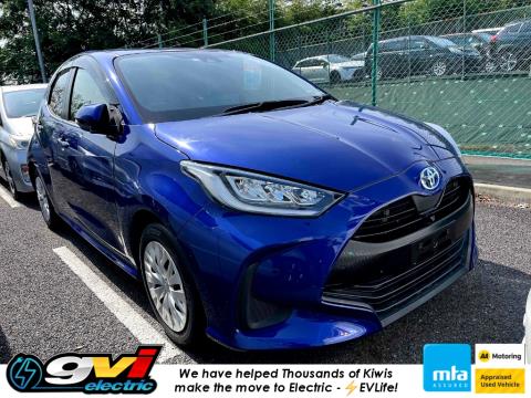 2020 Toyota Yaris Hybrid Z - Thumbnail