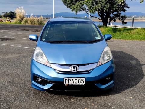 2013 Honda Shuttle Hybrid - Thumbnail