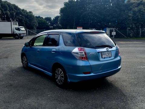 2013 Honda Shuttle Hybrid - Thumbnail