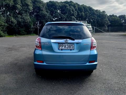 2013 Honda Shuttle Hybrid - Thumbnail