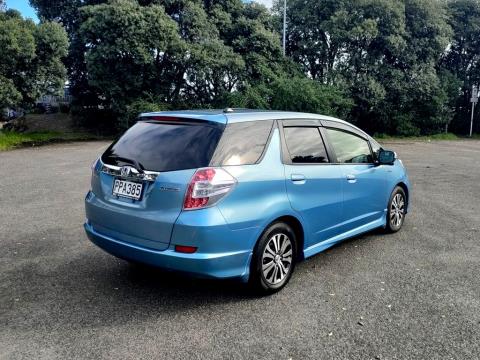2013 Honda Shuttle Hybrid - Thumbnail