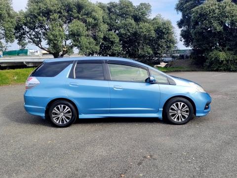 2013 Honda Shuttle Hybrid - Thumbnail