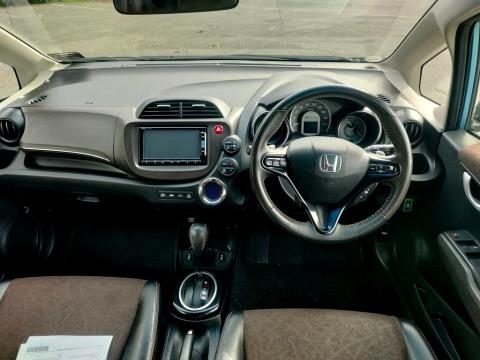 2013 Honda Shuttle Hybrid - Thumbnail