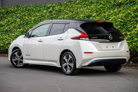 2018 Nissan Leaf 40X 87% SOH - Thumbnail