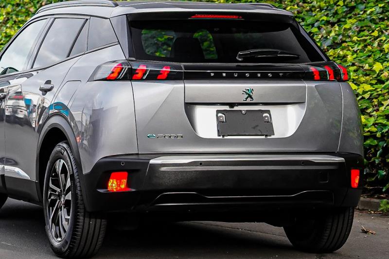 2021 Peugeot e-2008 Allure