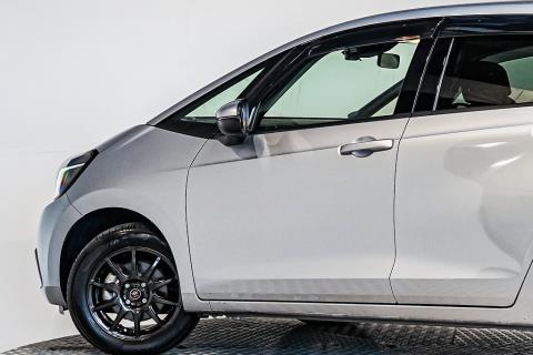 2020 Honda Fit E:HEV / Jazz Hybrid - Thumbnail