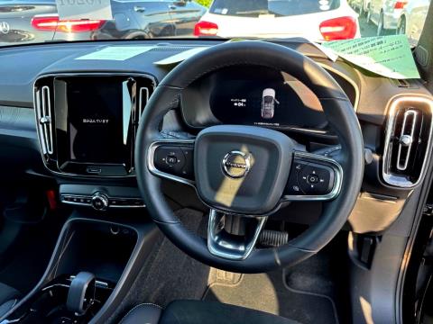 2022 Volvo C40 Recharge Ultimate - Thumbnail