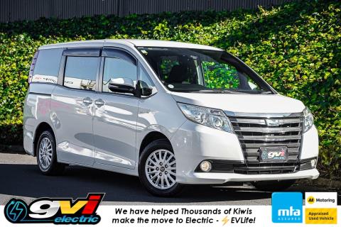 2017 Toyota Noah G / Voxy Hybrid
