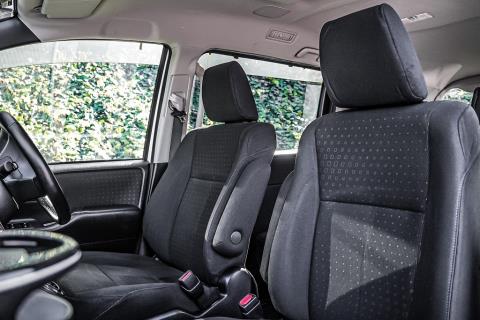 2017 Toyota Noah G / Voxy Hybrid - Thumbnail